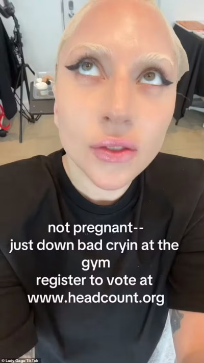 ״לא בהריון, פשוט בוכה בחדר כושר״ ליידי גאגא (צילום: אינסטגרם)