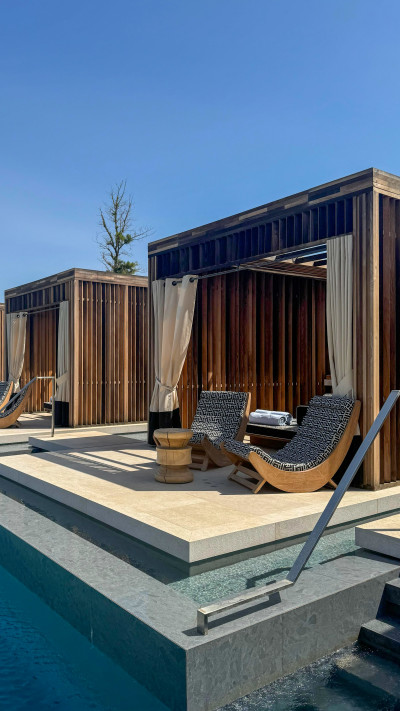 וואן אנד אונלי אתונה 