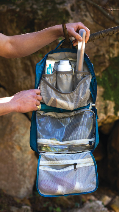 OUTDOOR REVOLUTION תיק רחצה  Travel Tactic