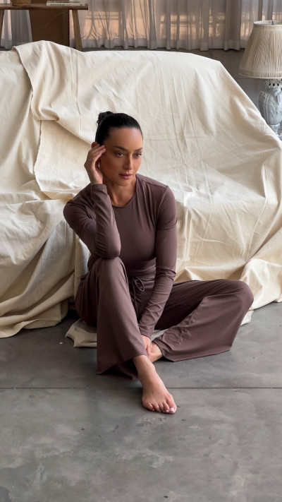 אנה ארונוב בצילומי קמפיין אינטימה (צילום: דודי חסון)