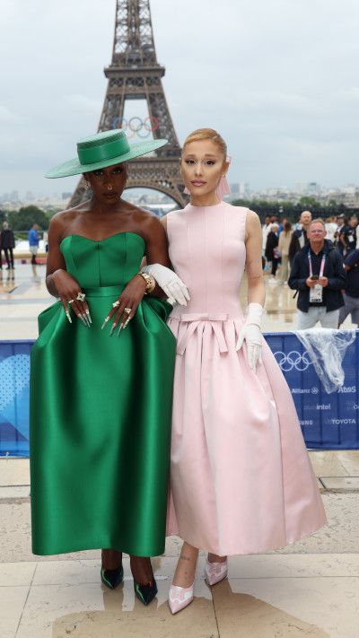 אריאנה גרנדה וסינתיה אריבו