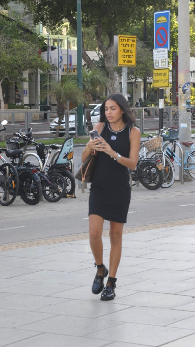 קים וינקור בכניסה לבית המשפט בתל אביב (צילום: פול סגל)