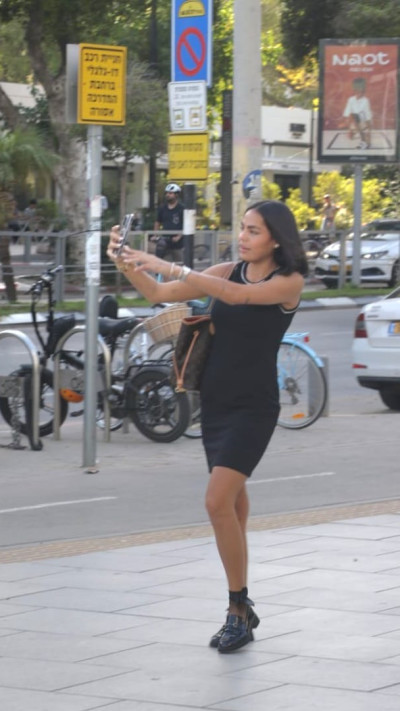 קים וינקור בכניסה לבית המשפט בתל אביב (צילום: פול סגל)