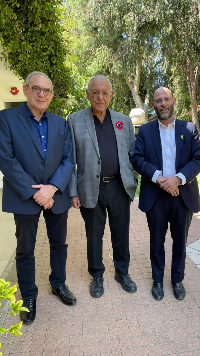 יוסי ערבליך, אוריאל רייכמן, יוסף פרס (צילום: עמית כרמל)