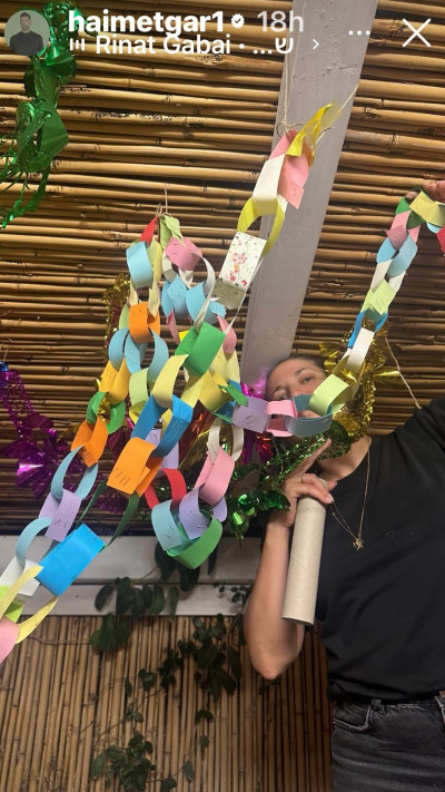 בסוכה של חיים אתגר (צילום: צילום מסך מתוך האינסטגרם)