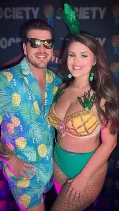 לייסי ודן, זוג שמקיים מסיבת חילופי זוגות