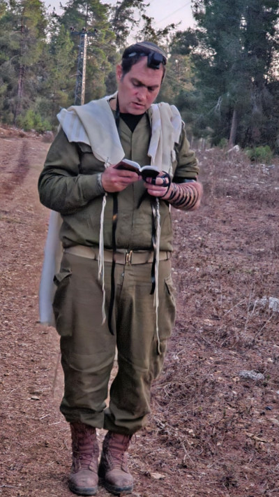 ''אין פאסון, אין פוזה, אפס אגו, נטו שמחה ואהבה''. הרב אבירם חריב