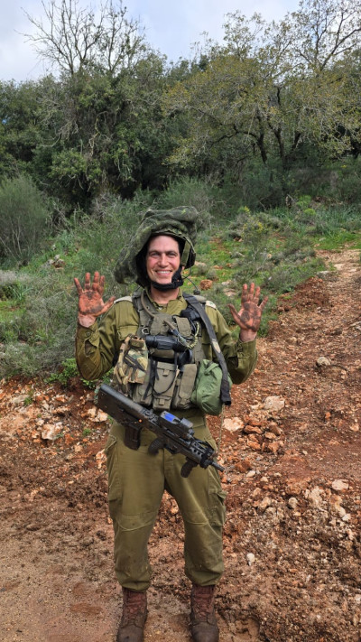 היה זכאי לפטור משירות אך התנדב למילואים. בתמונה: הרב אבירם חריב