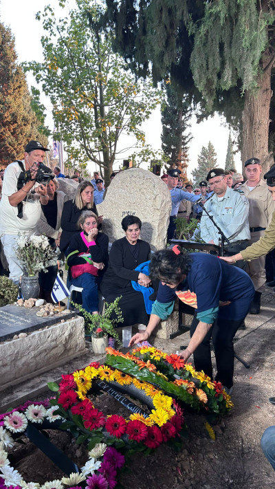 הלווית אסף דגן