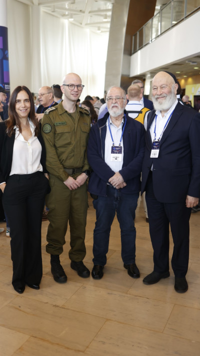 שלמה קליש, איציק בן ישראל, ניר וויינגולד וגילי דרוב היישטיין  (צילום: לנס הפקות,דרור סיתהכל)