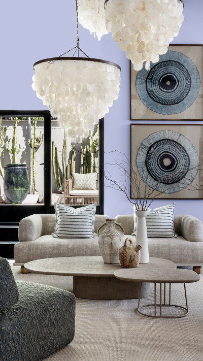 צבע השנה של נירלט לשנת 2025, עיצוב והלבשה לילו הום (צילום: איתי בנית)