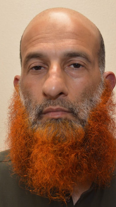 ח'אלד באקה, מחבל מורשע תובע בר בטענה לגזענות