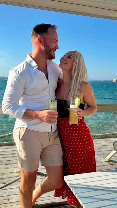 ג׳ים ג׳ונס ודאז