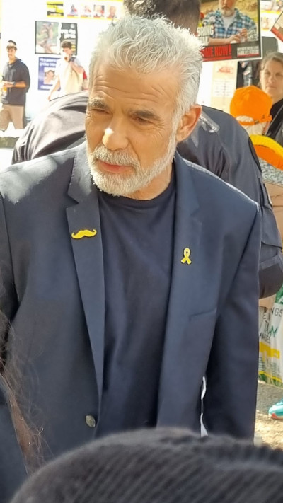 יאיר לפיד בכיכר החטופים (צילום: פול סגל)