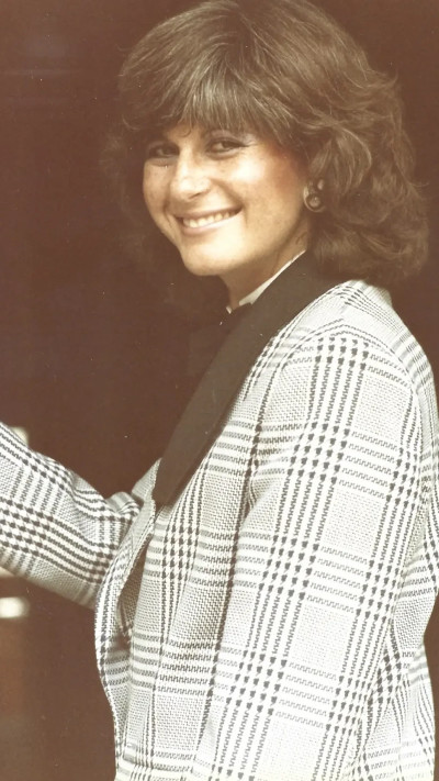 טינה פמברטון בצעירותה