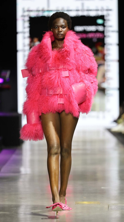 בר סוכרינו בתצוגת האופנה של שנקר (צילום: רפי דלויה)