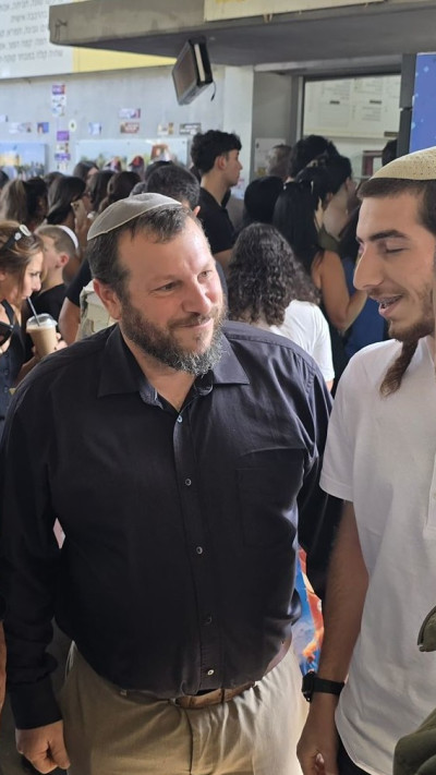 עמיחי אליהו ובנו  (צילום: פרטי)