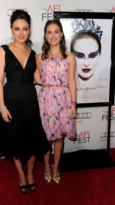 מילה קוניס ונטלי פורטמן (צילום: Alberto E. Rodriguez/Getty Images for AFI)