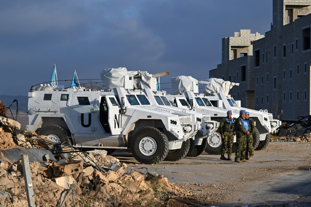 עושים צחוק מהאו