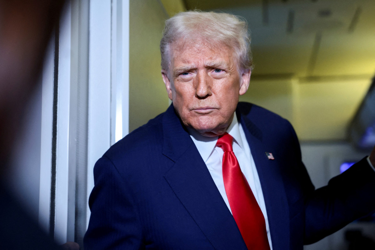 טראמפ מבטל צווים של ביידן שנחתמו בחתימה אוטומטית: „השימוש היה לא חוקי”