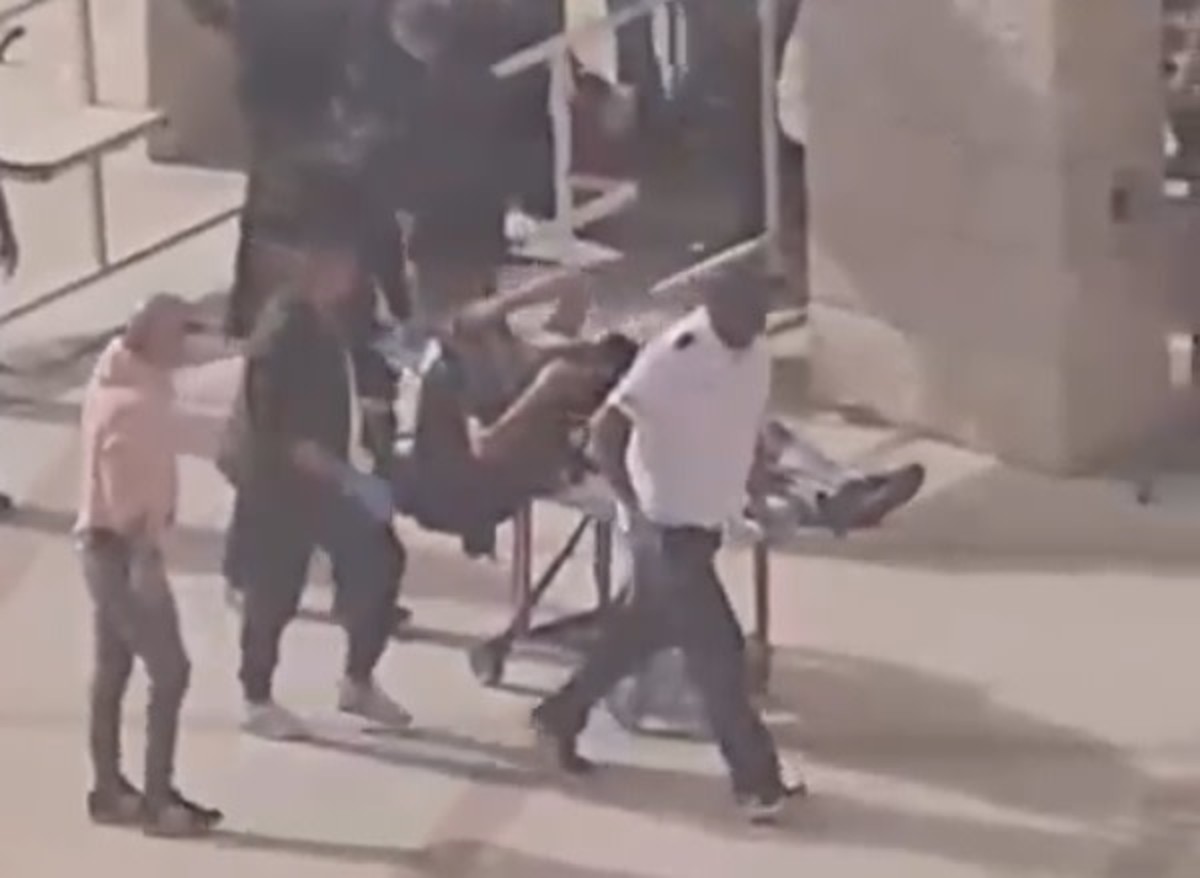 פצועים קשה יצאו באלונקות מבית המשפט: קרב החמולות שמרעיד את המדינה