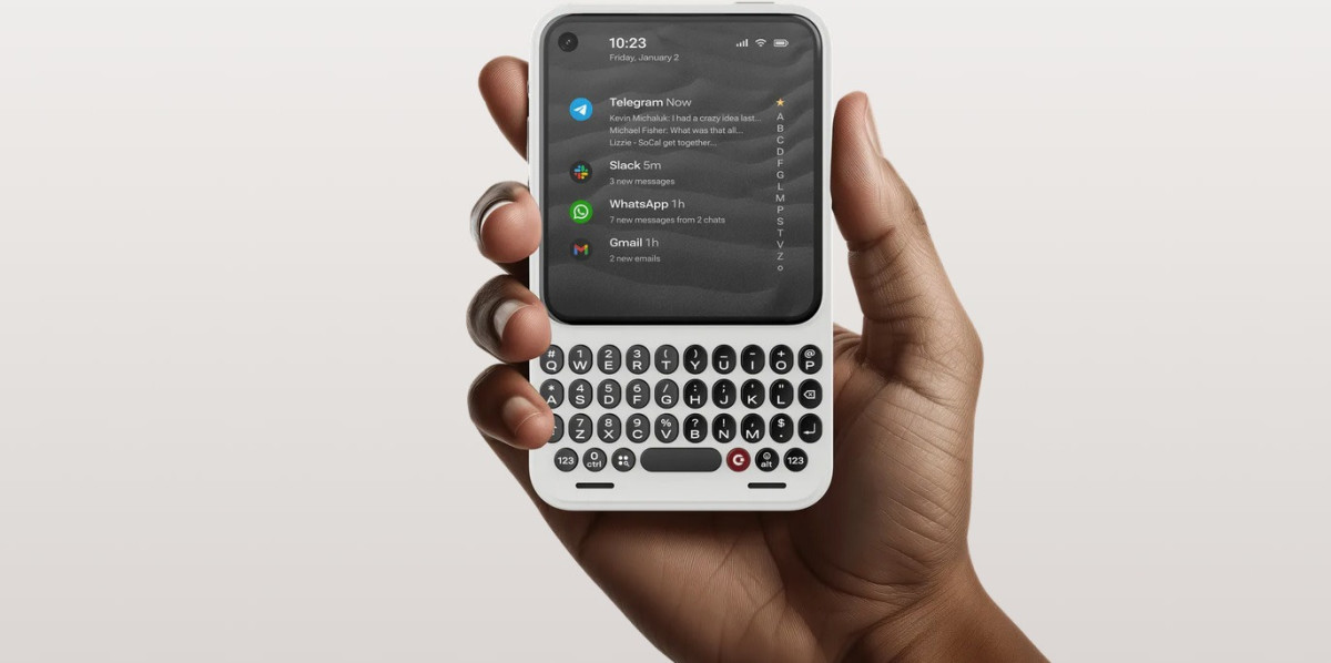 התגעגעתם לבלקברי? הסמארטפון עם המקלדת הפיזית חוזר