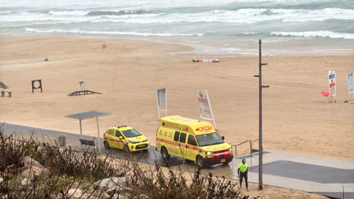 הסערה בשיאה: גבר נהרג בתאונת קייט; עצים קרסו על אנשים ברחוב