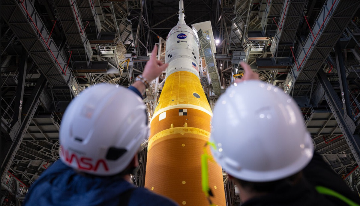 הדרך חזרה לירח: משימת ארטמיס 2 של נאס