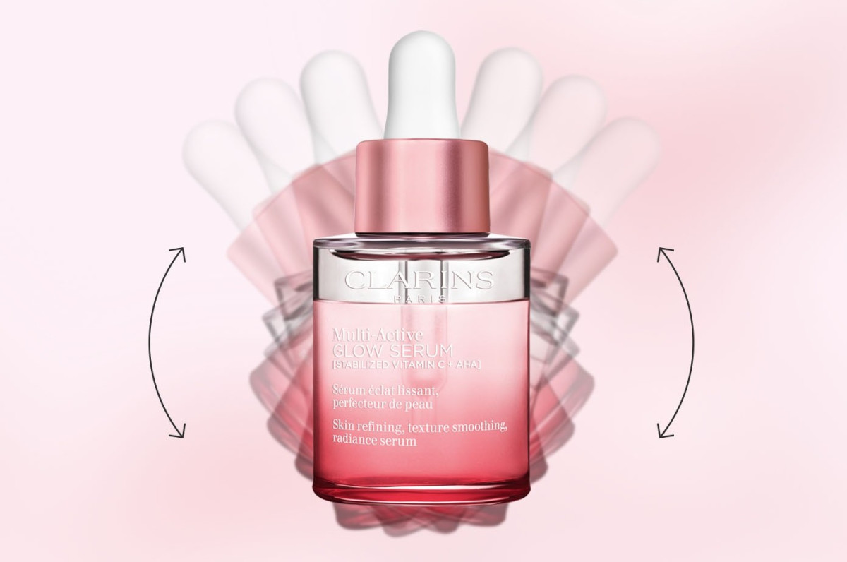 קלרינס משיקה סרום דו-פאזי חדשני עם ויטמין C וחומצה גליקולית