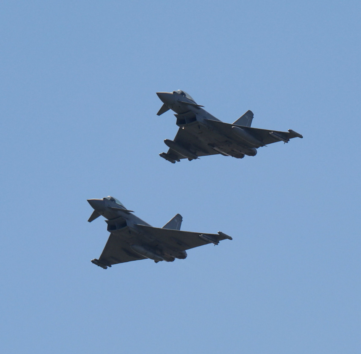 בריטניה יוצאת מהצללים: „יש לנו כאן הרבה מטוסי קרב – זה מה שעשינו במלחמה מול...