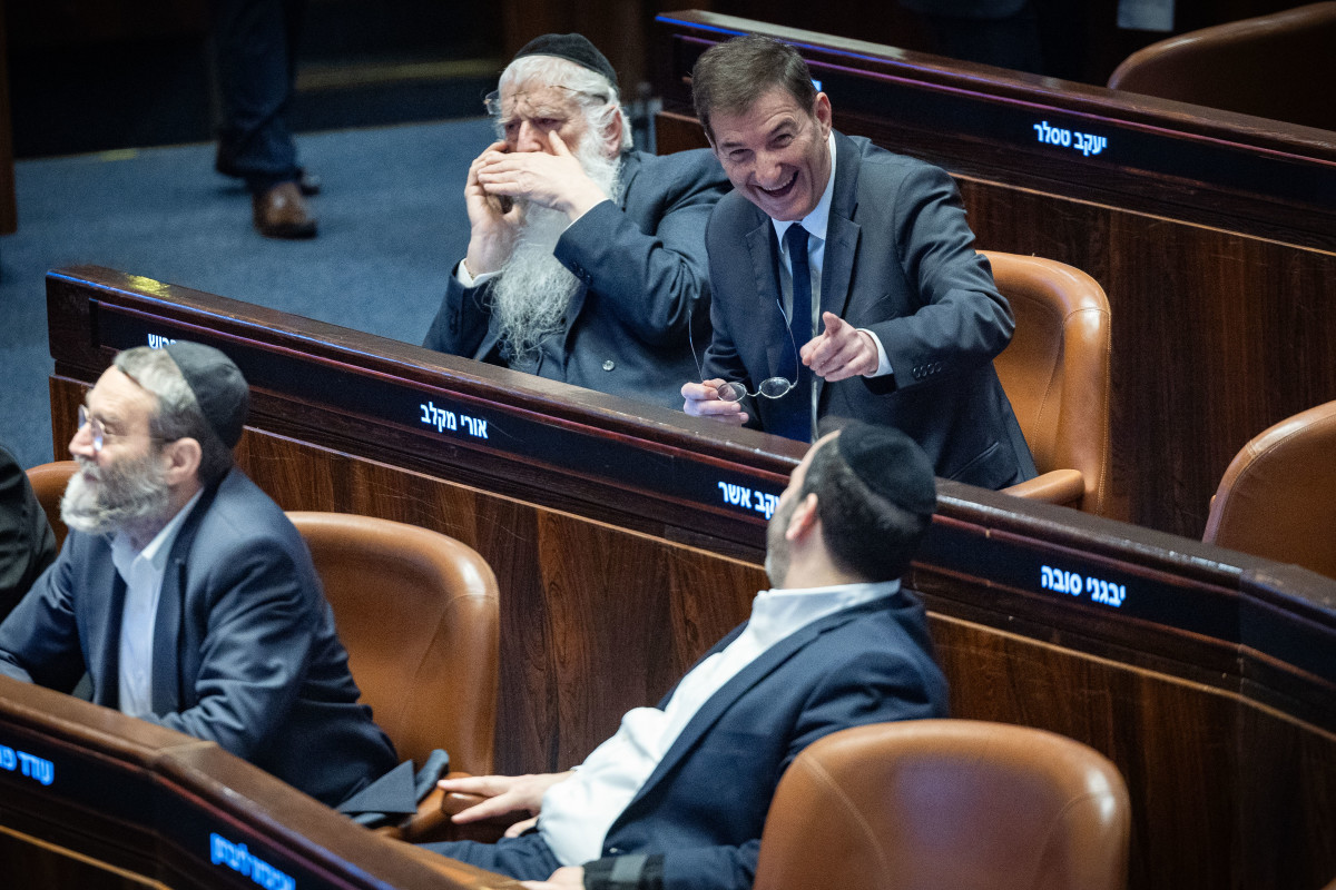 ביסמוט הודיע רשמית – חוק הגיוס חוזר: „אוי ואבוי לקואליציה אם לא”