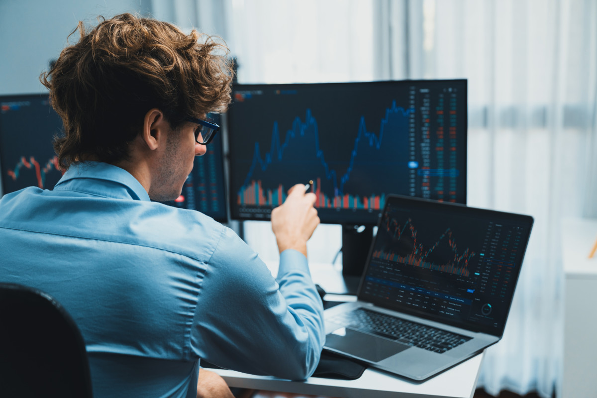 מעל 50% מהציבור מחזיק תיק השקעות - אבל יש נתון אחד שמפחיד את הבנקים