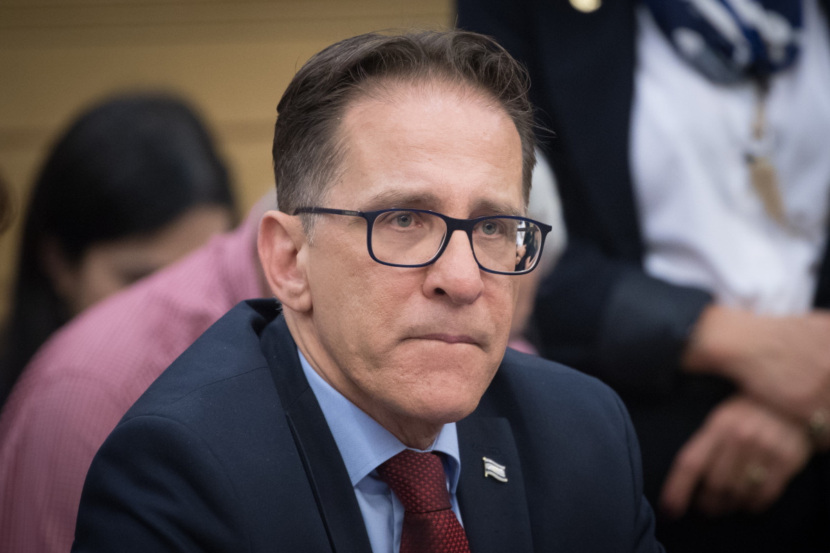 למרות החשש משיבוש הליכי משפט – צחי ברוורמן מתעקש לבטל את מגבלת יציאתו מהארץ