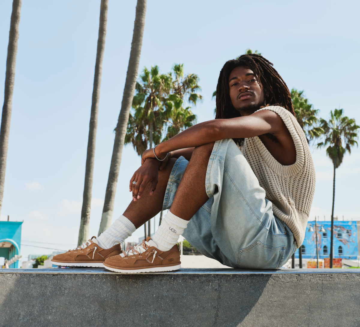 לא רק מגפיים: UGG משנה כיוון עם קולקציית גברים חדשה