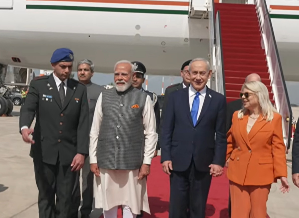 הביקור ההיסטורי מתחיל: ראש ממשלת הודו מודי נחת בישראל | צפו בשידור החי