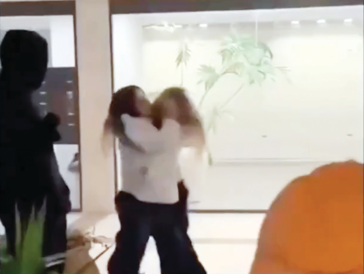 לייק על חשבון המצפון: כך הפכנו להיות משוגעים כמו כולם | חיים אתגר