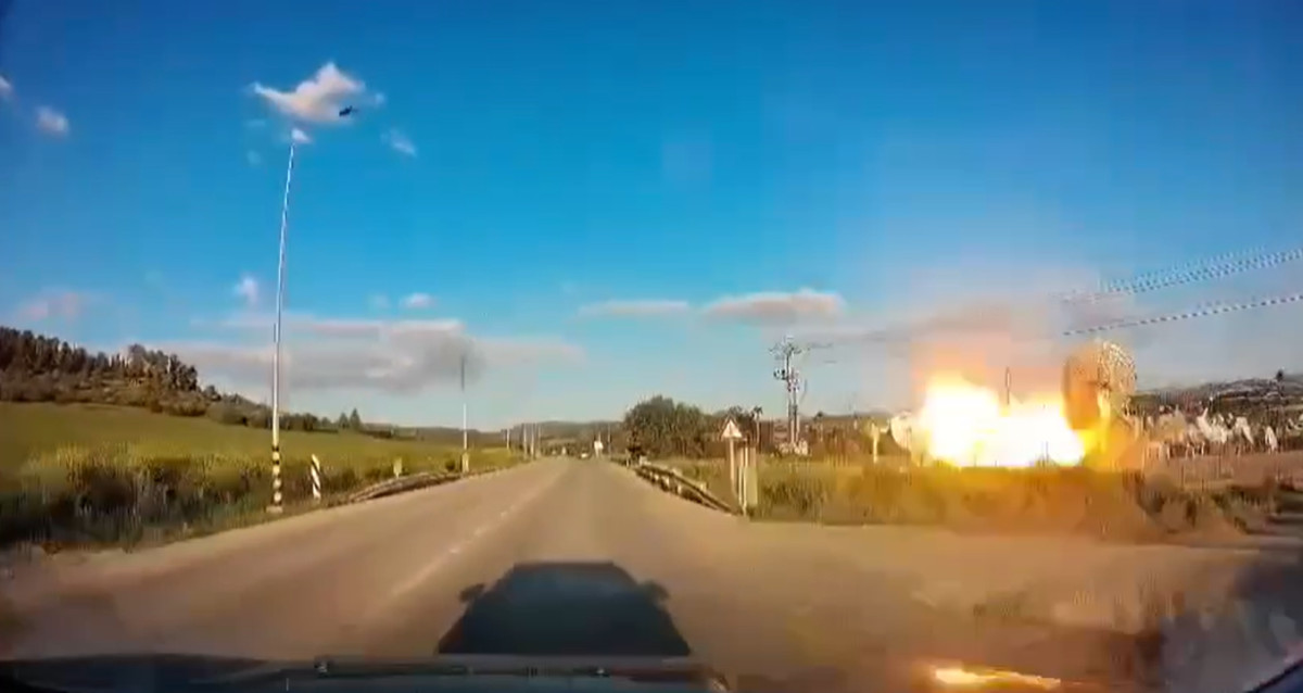 באישור הצנזורה: רגע פגיעת הטיל בתחנת הלווין עמק האלה | צפו בתיעוד