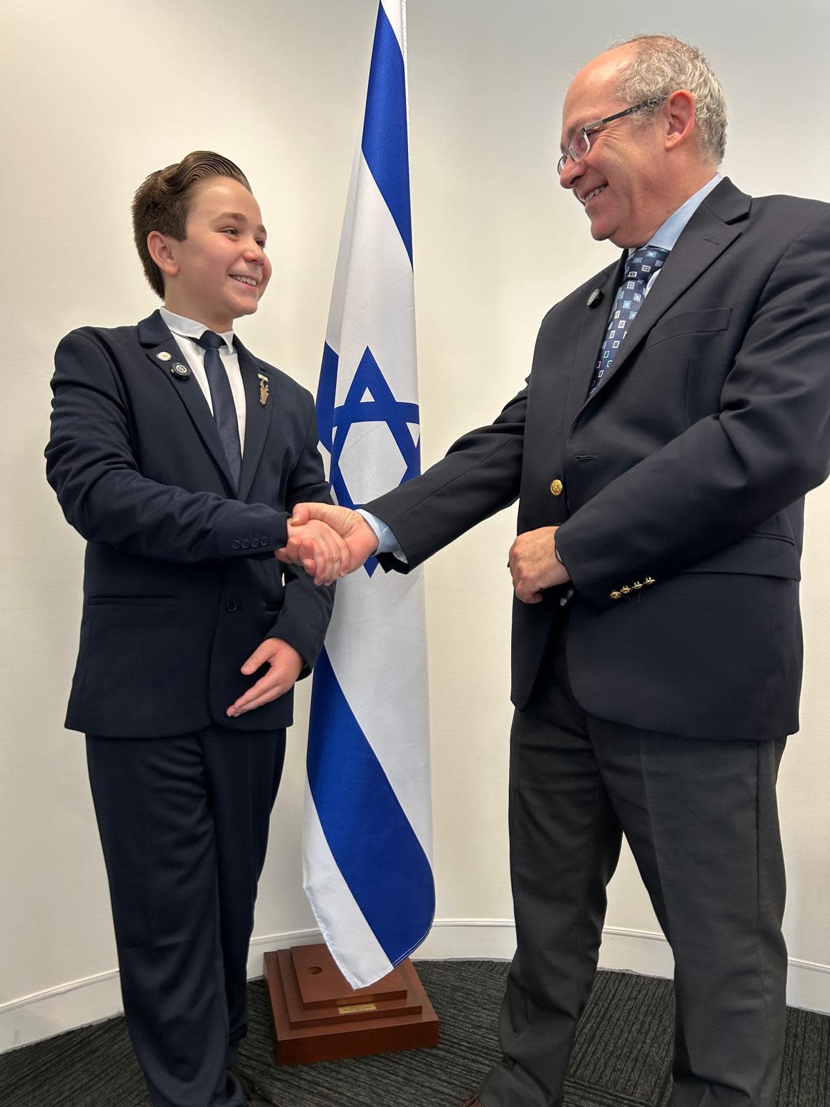 ילד בן 11 מישראל יוצא למלחמה באנטישמיות באוסטרליה - ומה שהוא רואה מדאיג