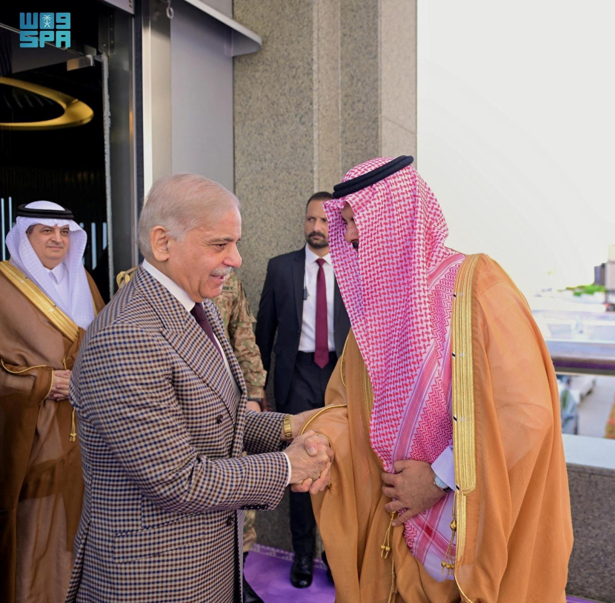 מומחה מסביר: פקיסטן בפרונט אבל זו המדינה שבאמת מושכת בחוטים