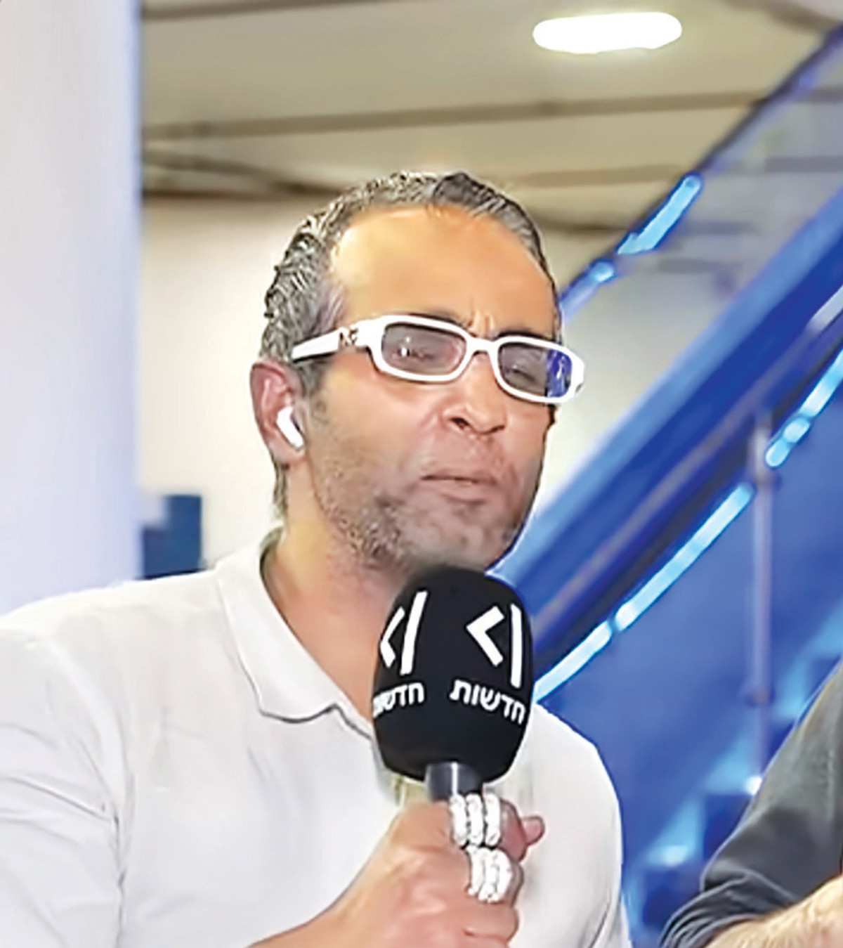 לא רק תומר משקף לבן: הכוכבים הכי מוזרים שנולדו בישראל | שי להב | חדשות ...