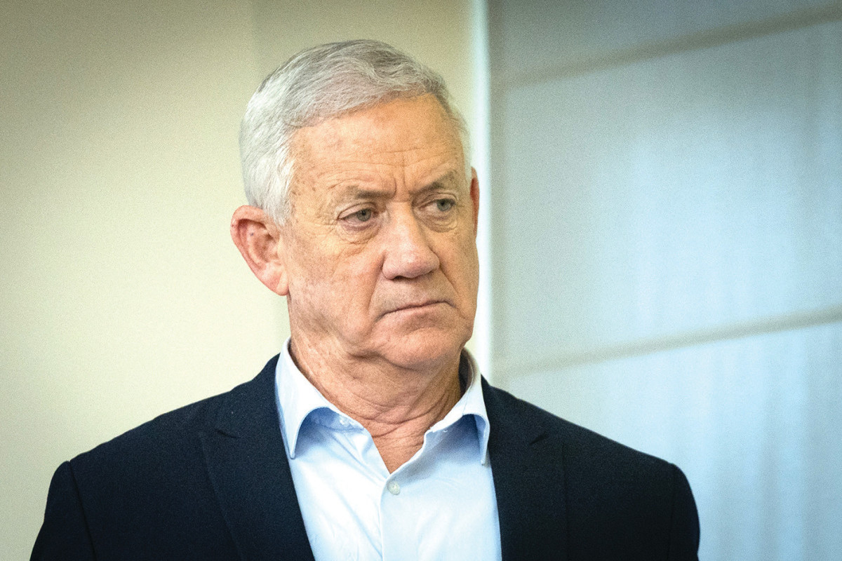 יישב עם נתניהו? בני גנץ - 