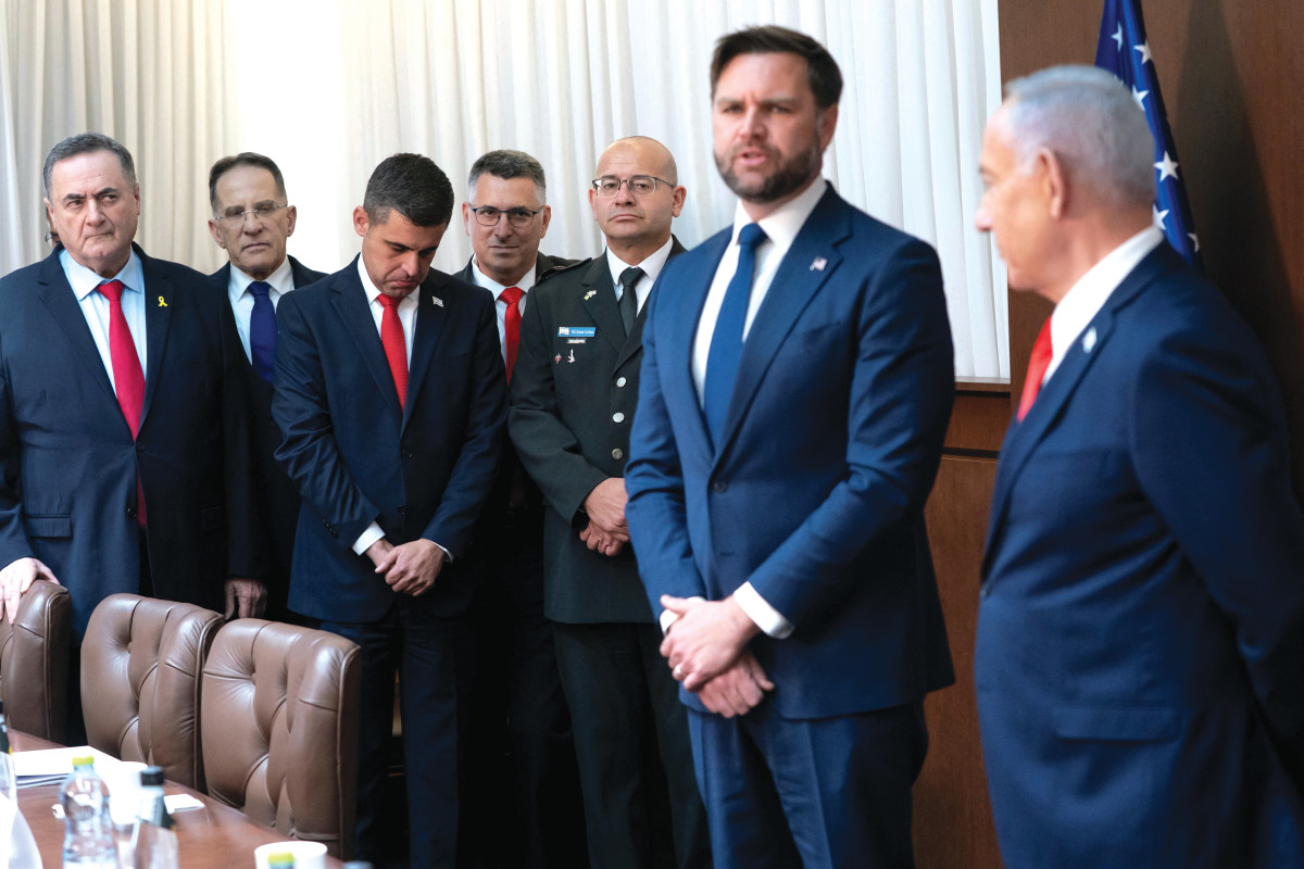 פרנויה בלב המלחמה: למה נאספו הטלפונים של בכירי לשכת נתניהו? | אנה ברסקי