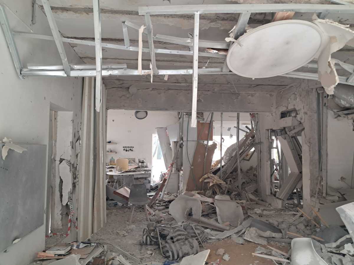 הבית נחרב - זוג הדיירים בחיים: 