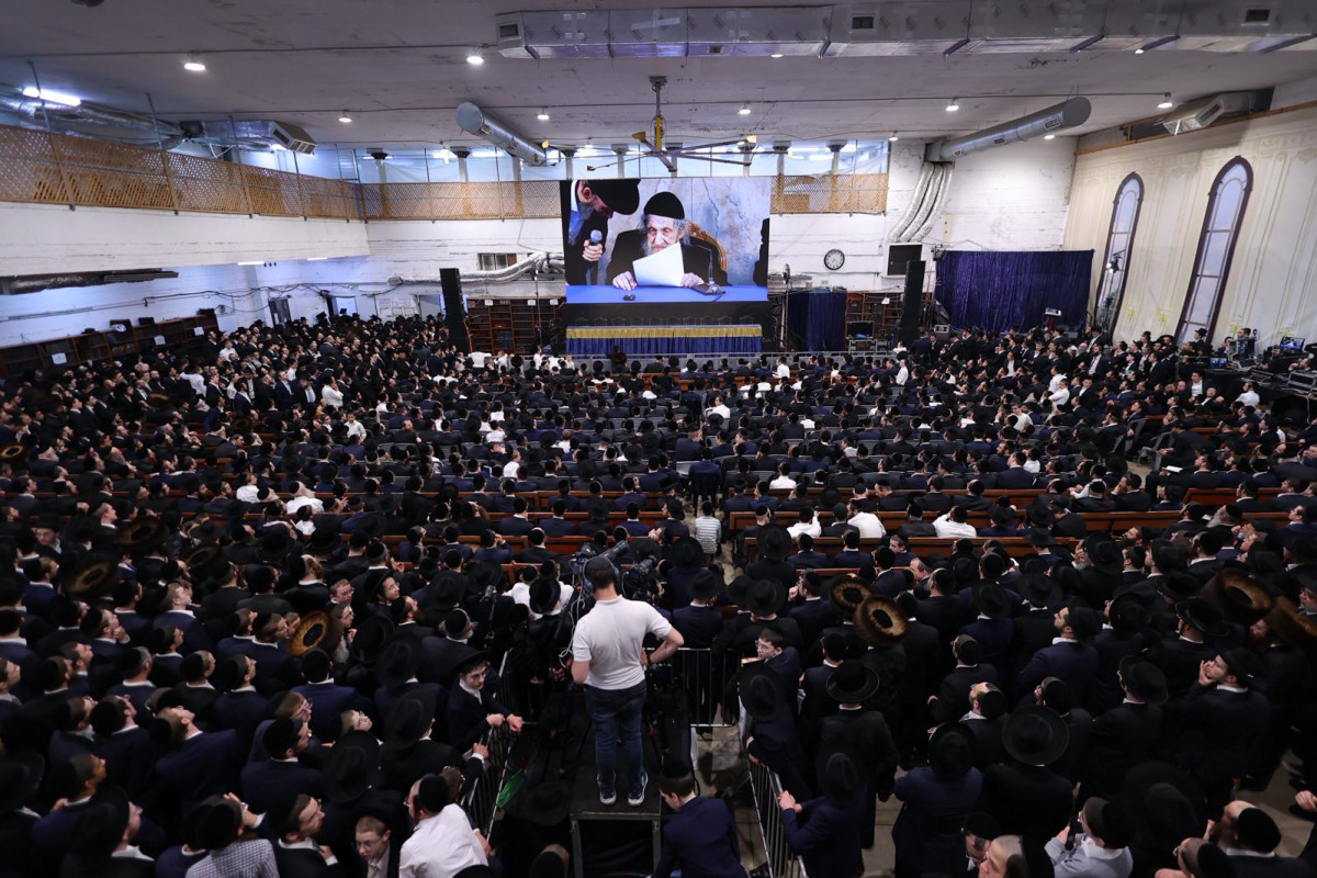 בניגוד להנחיות פיקוד העורף: אירוע המוני בבי ברק - המשטרה פועלת במקום