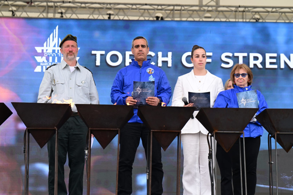 מעפר קמנו: 81 שנים לשחרור - אלפים צעדו באושוויץ-בירקנאו בצל המלחמה