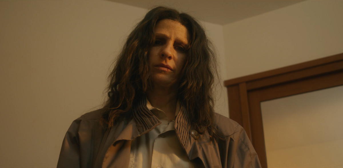 „חיים ללא כיסוי”: דמות שהיינו מעדיפים לא לפגוש הפכה לדבר הכי מעניין בקולנוע