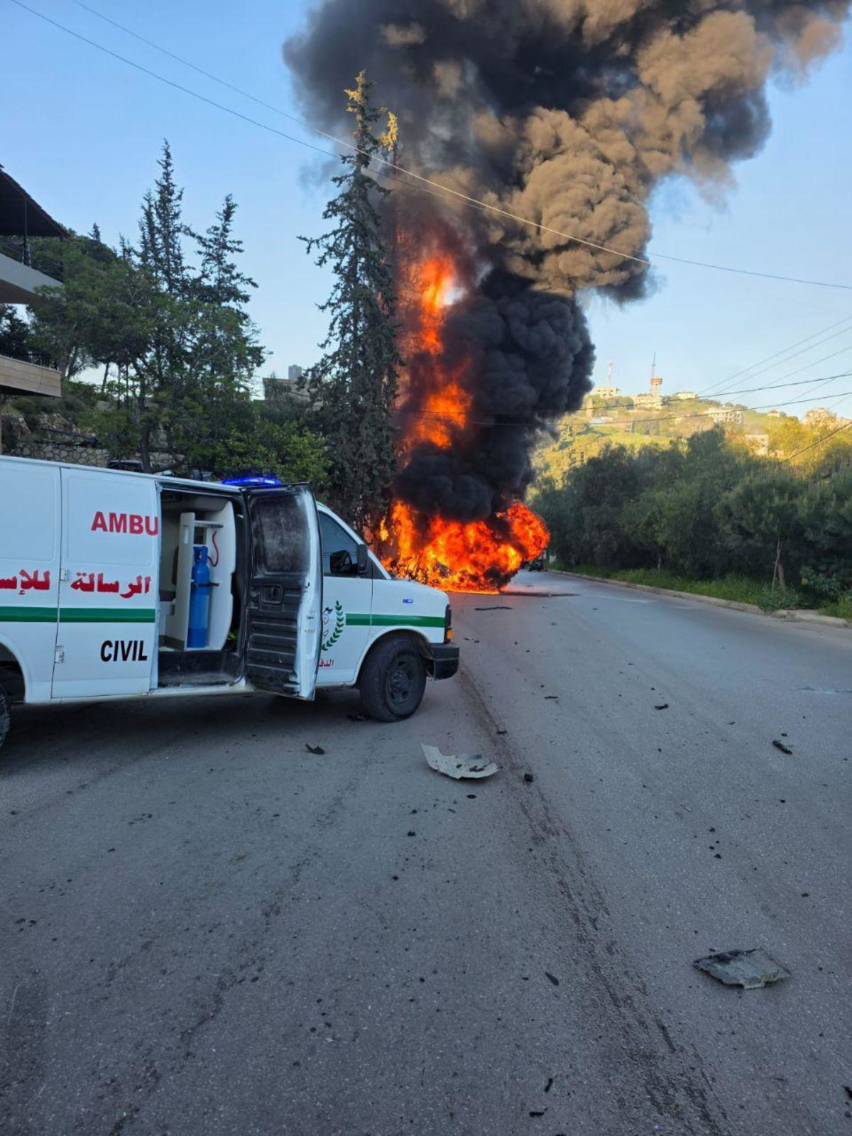 לבנון מתלקחת: נחשפה מנהרה של חיזבאללה בתוך חנות בגדים