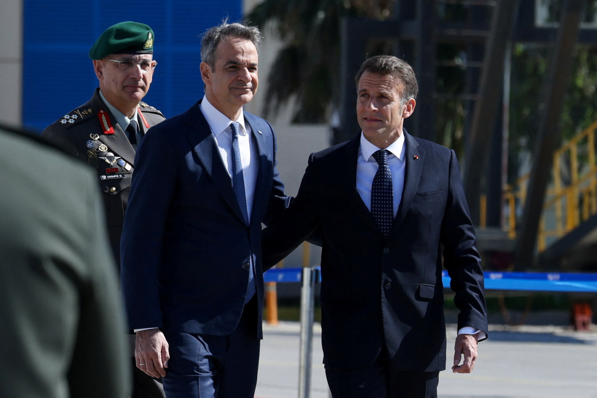 בביקור היסטורי בקפריסין וביוון - מקרון שולח מסר תקיף: 