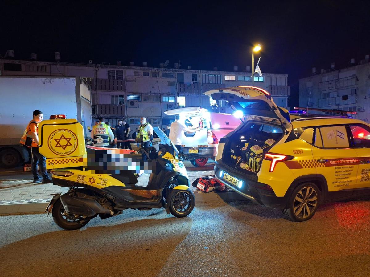 הולך רגל כבן 50 נהרג מפגיעת משאית בקריית אתא: הנהג הפוגע ברח
