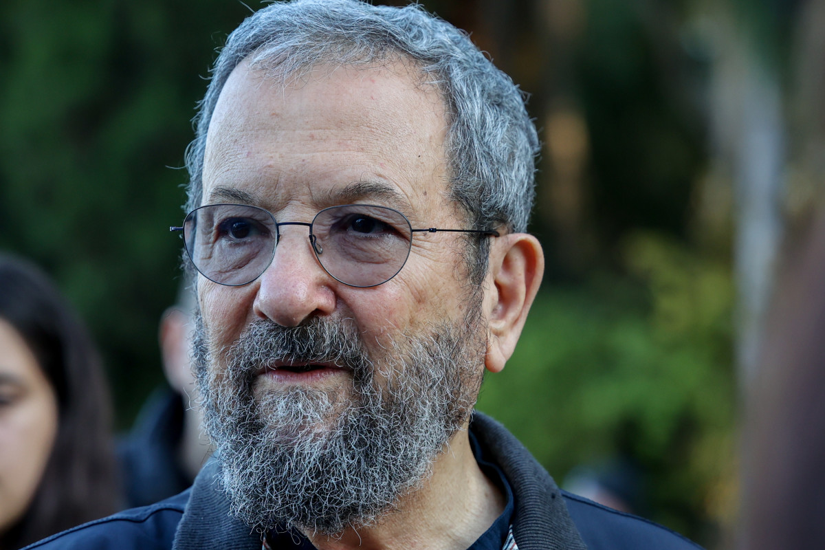 אהוד ברק נכנס בנתניהו: 